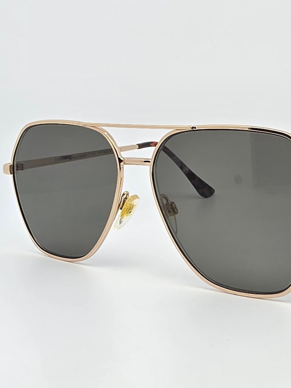 Tommy Hilfiger Noah WM OL568 Gold Frame Green Lens Aviator Sunglasses 56-13-138